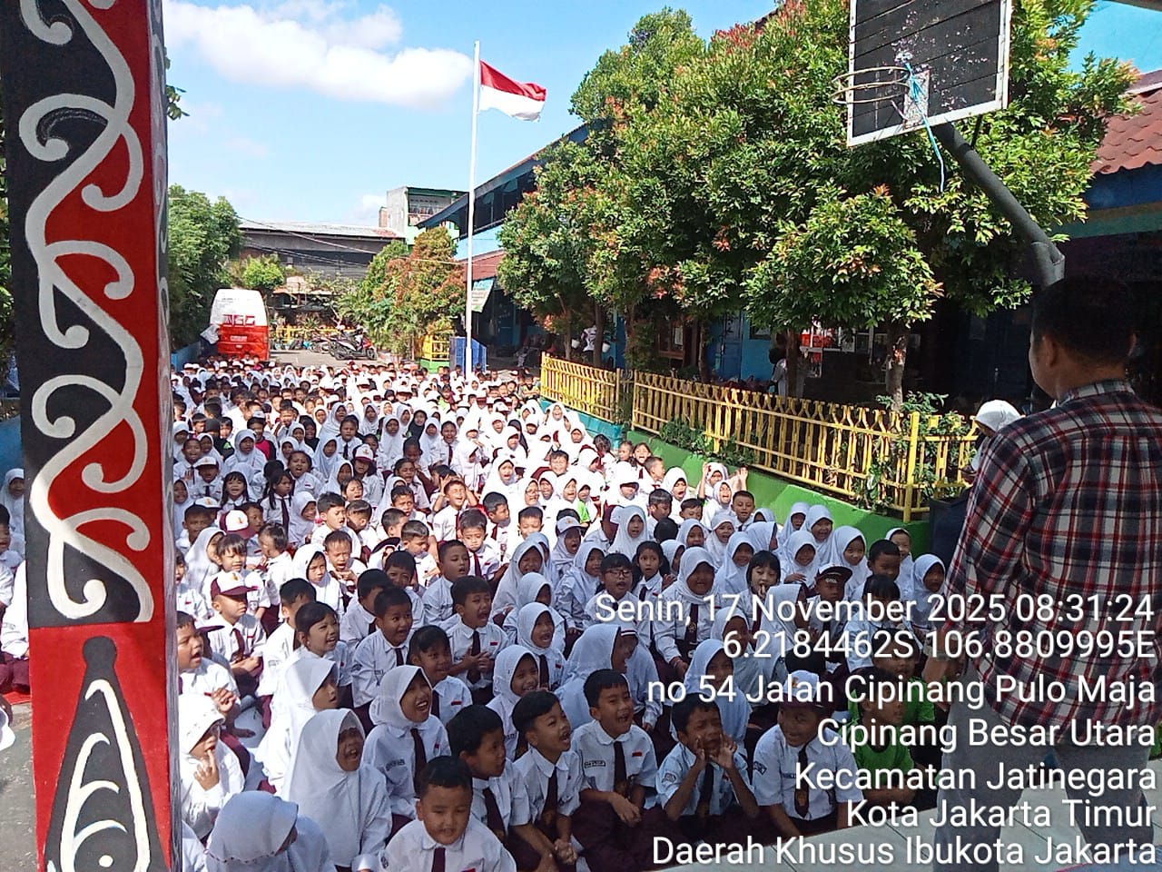 Wisata LiterAsyik Ke SDN Cipinang Besar Utara 08